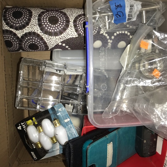 Box of household items - Picture 3 of 6